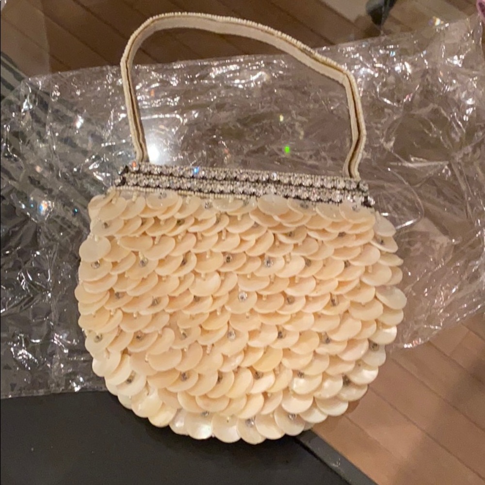 Small shell rhinestone fancy evening purse